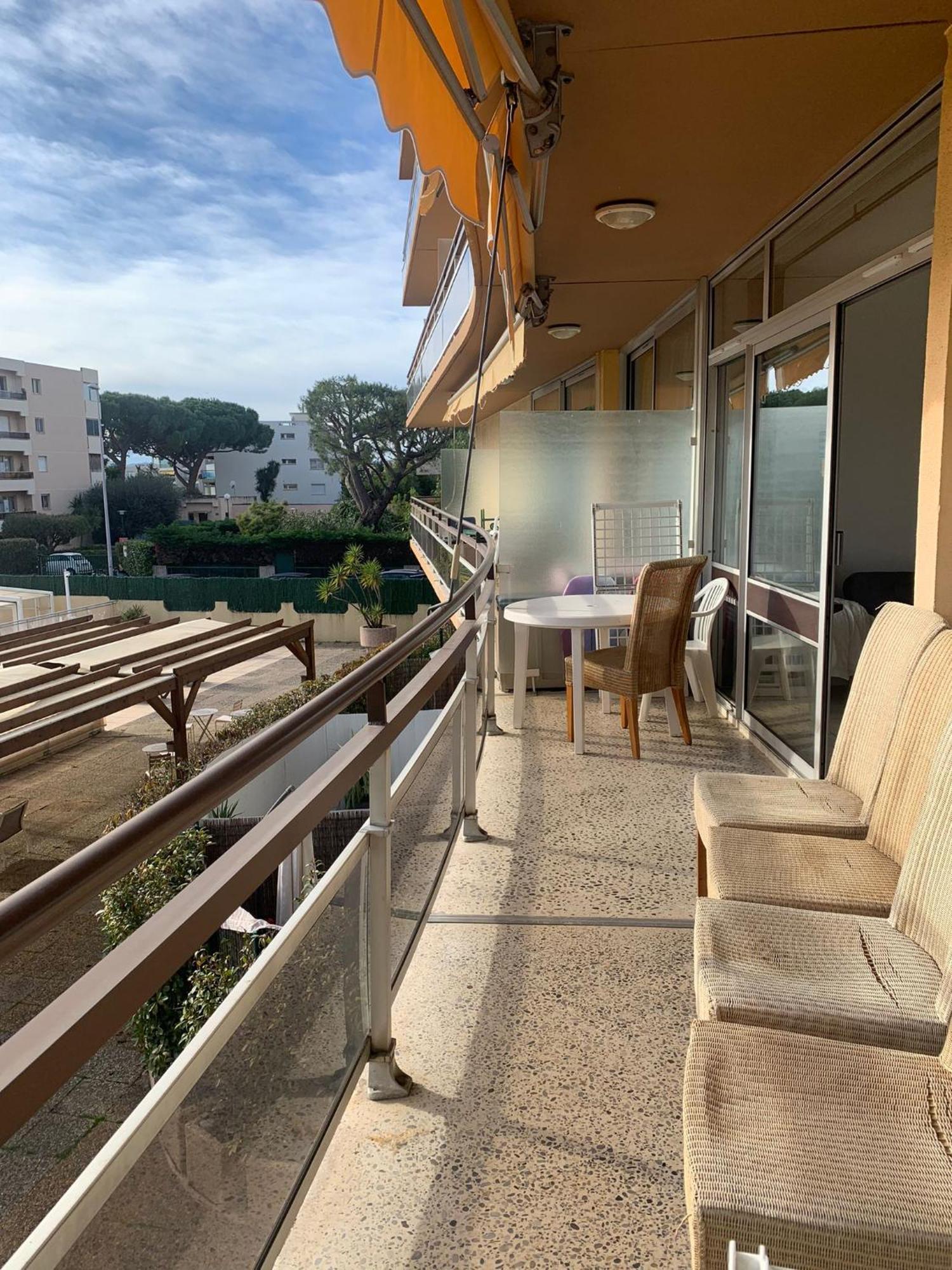 Apartment Heliotel Marine 4* Bord De Mer Saint-Laurent-du-Var Rum bild